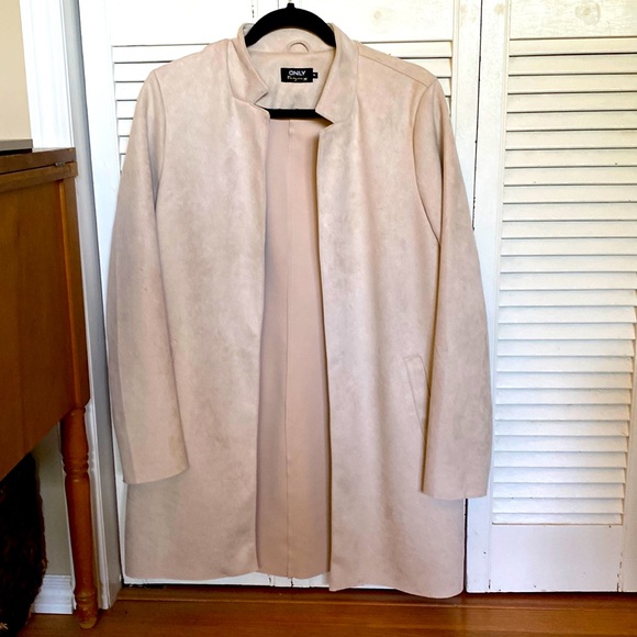 Soft Cream Blazer - Picture 2 of 4